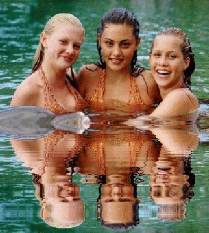 Rikki-Cleo-and-Emma-in-water-h2o-just-add-water-2608670-299-334